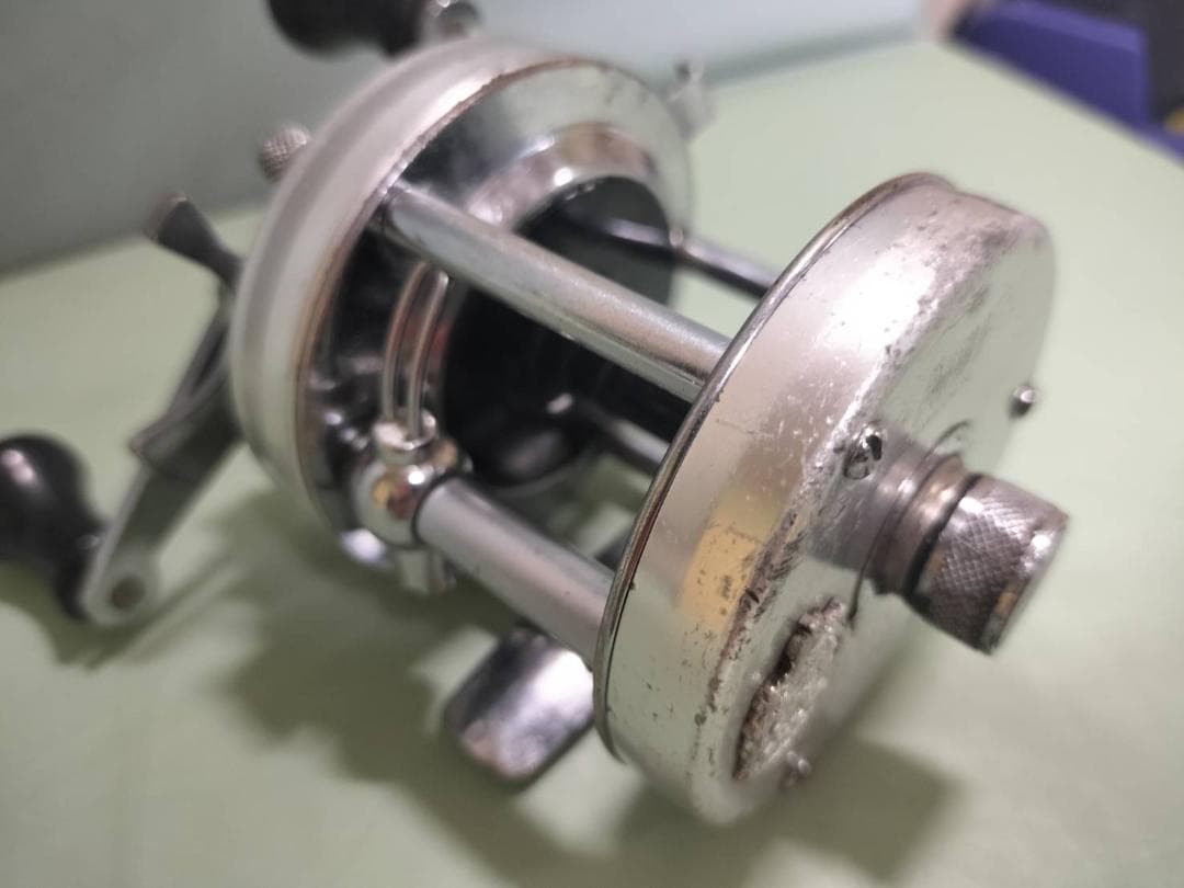 ★訳　アブガルシア　アンバサダー 5500C　ビンテージ　リール シルバー