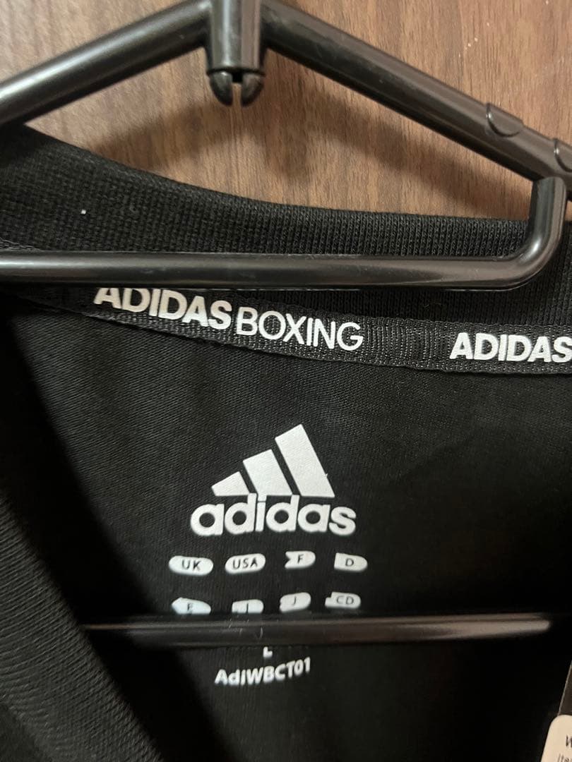 新品ボクシング　トレーニングTシャツ　adidas BOXING ブラック