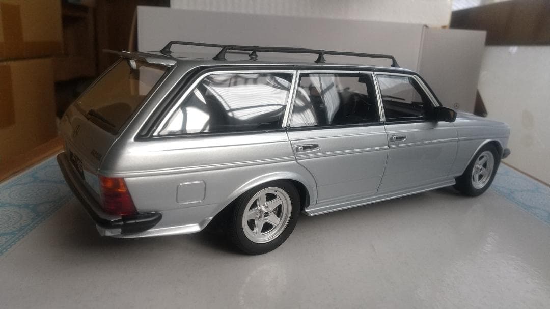 tamo2320　 Mercedes-Benz 280TE 1/18