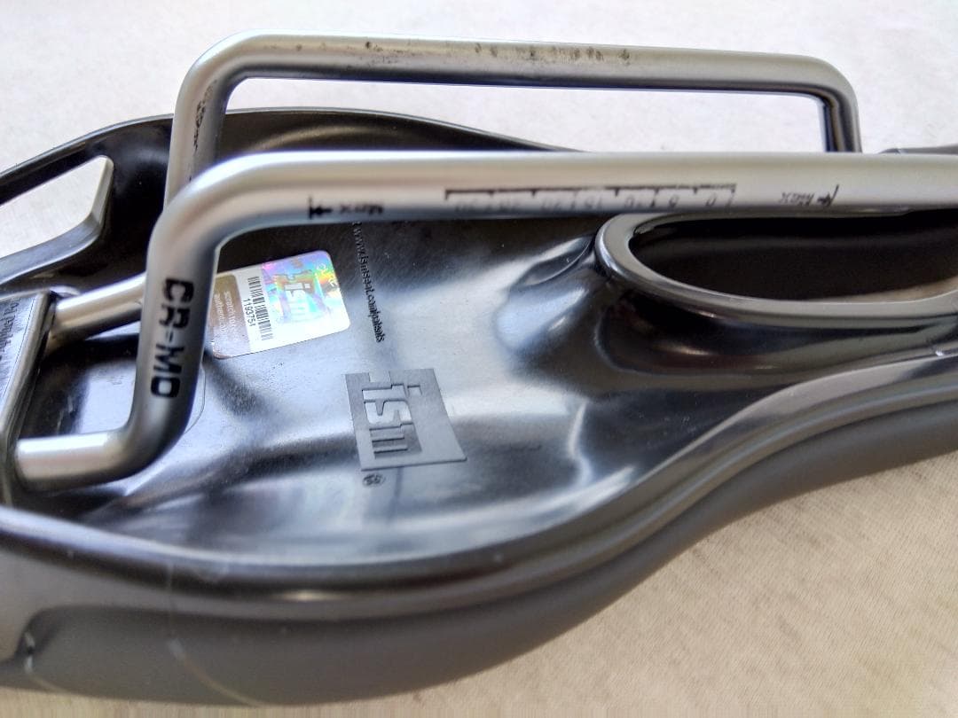 ISM PN 3.1 サドル 40 ブラック