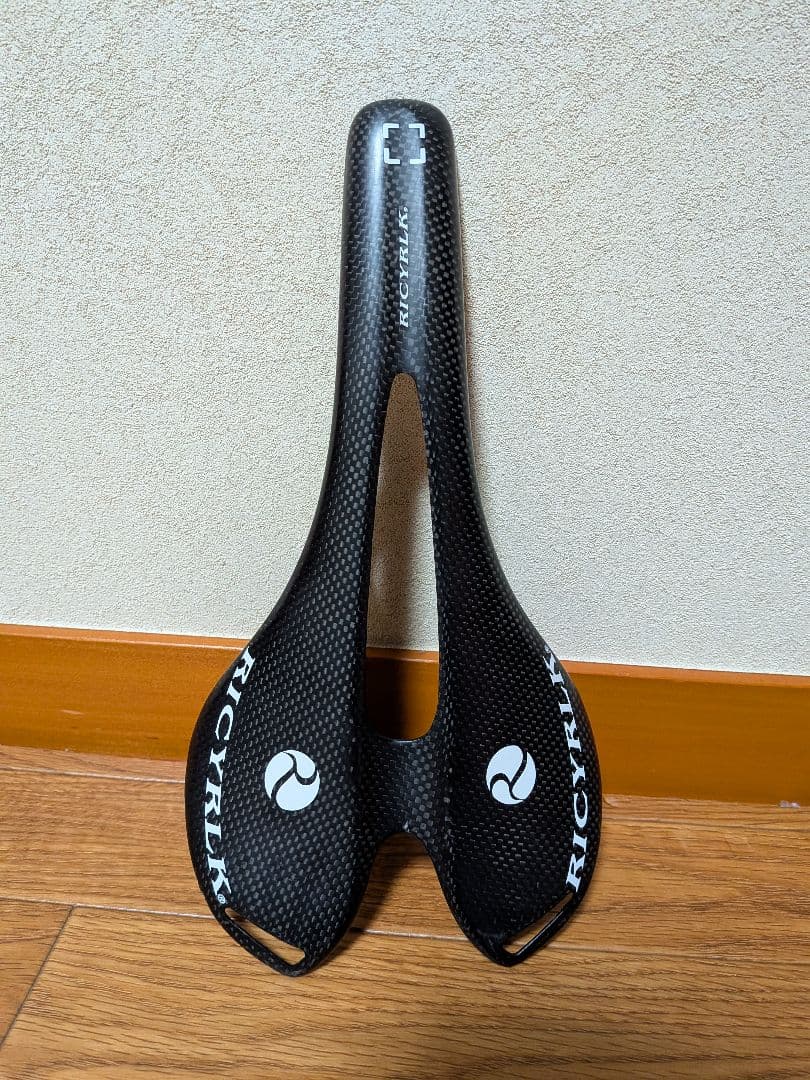 RICYRLK カーボンサドル