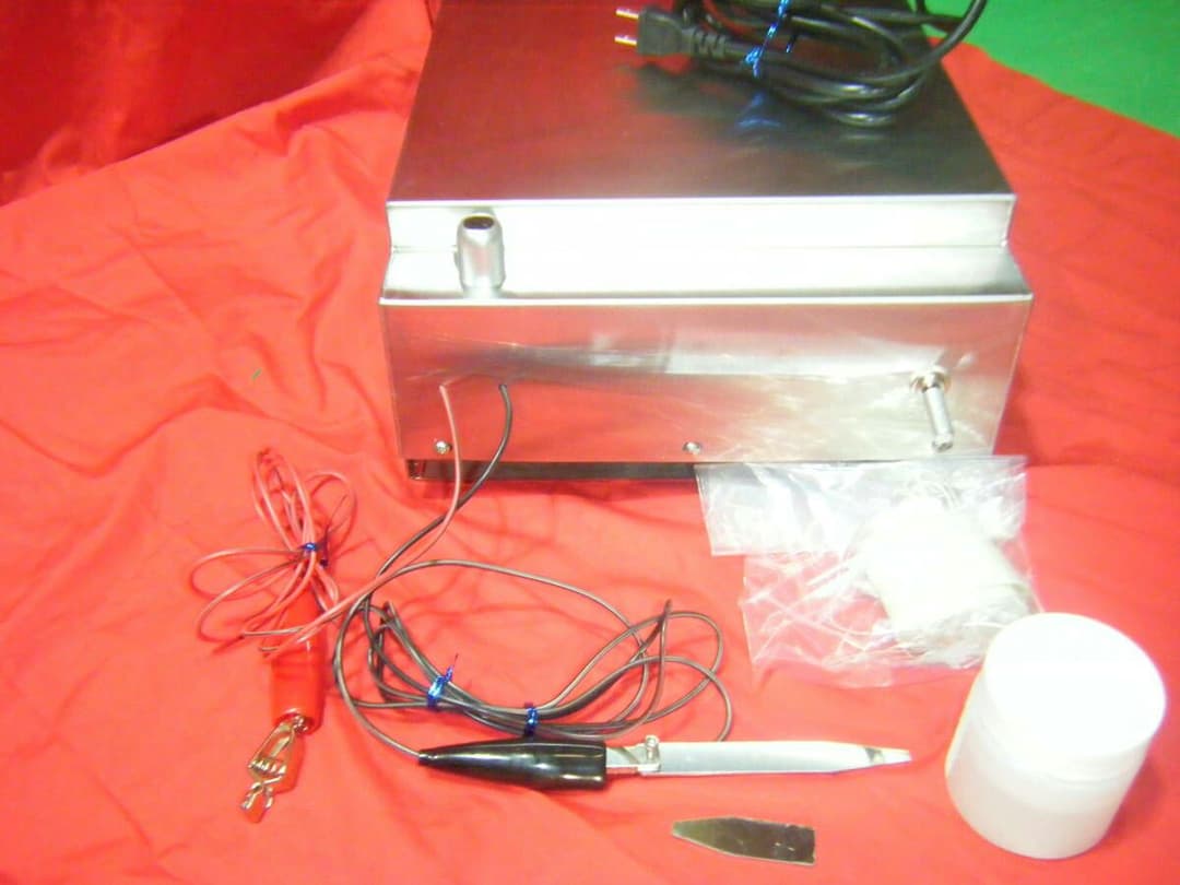 ステンレス　アルゴン　半自動　溶接　焼け取り装置