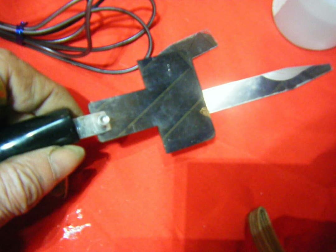 ステンレス　アルゴン　半自動　溶接　焼け取り装置