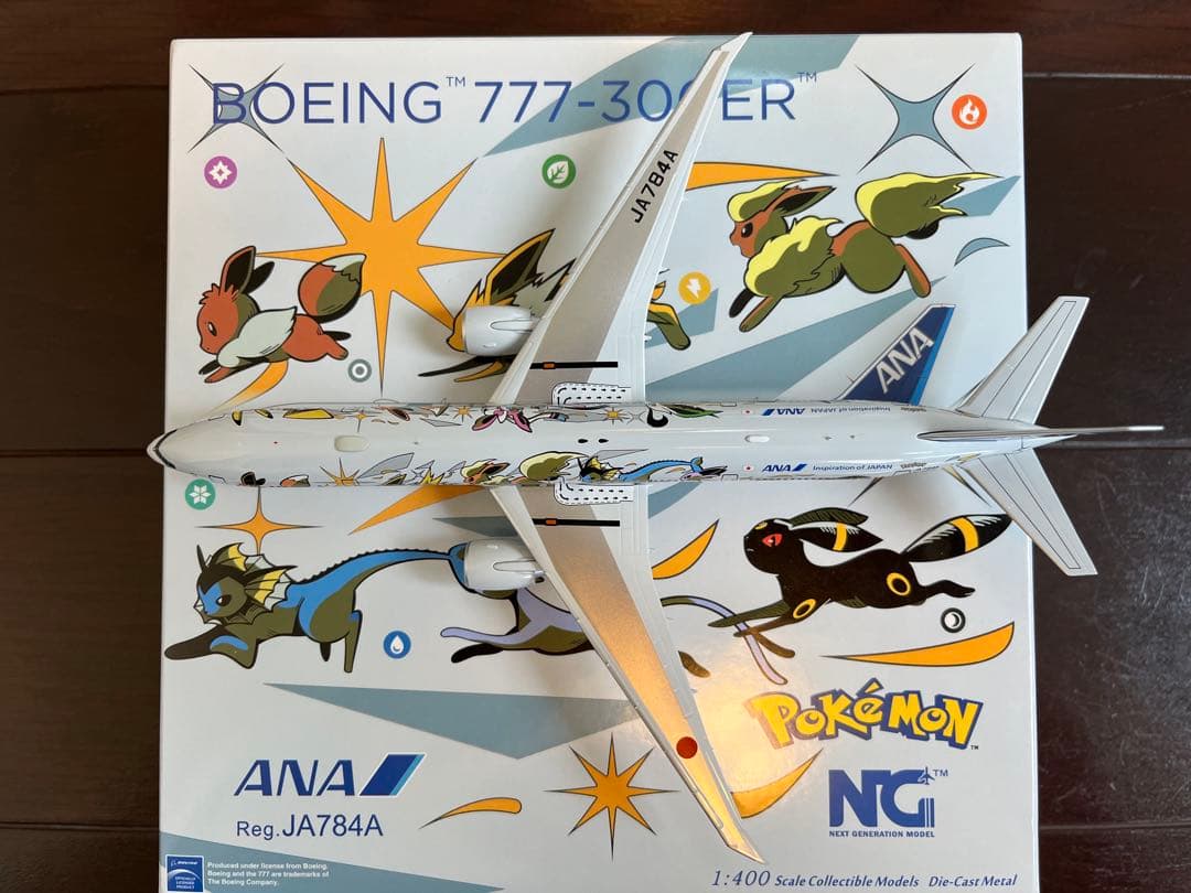 ANAボーイング777-300ERピカチュウ　イーブイジェット