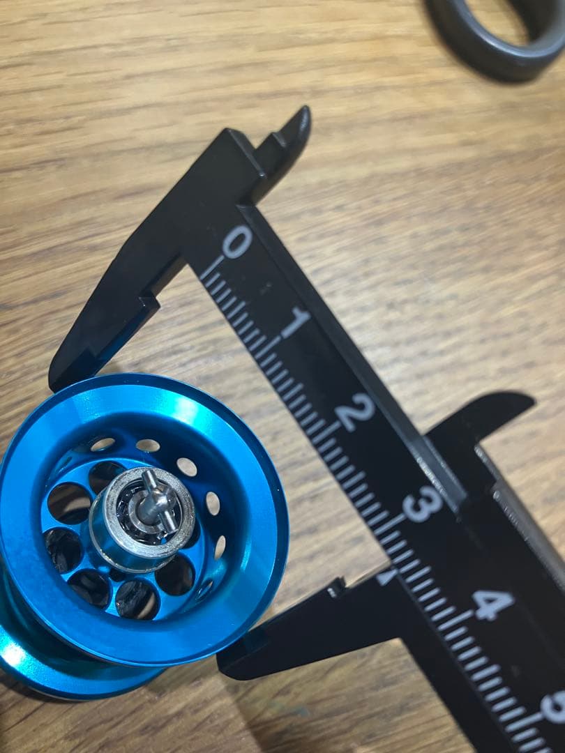 KTF ネオスプール　ダイワ　34mm ブルー