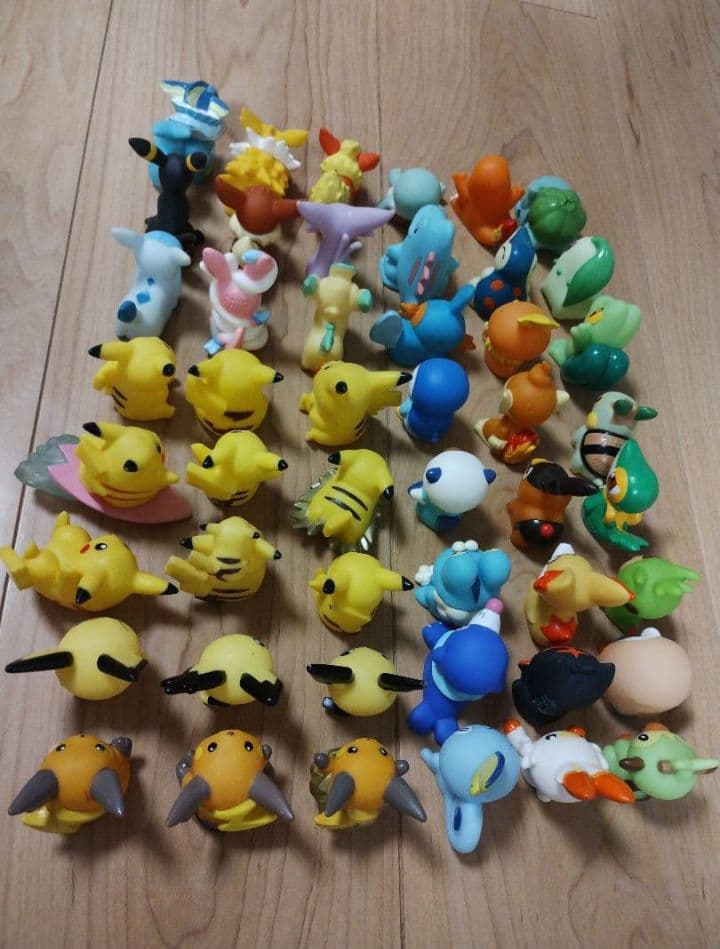 ピカチュウ　ブイズ　ポケモンキッズ　指人形　フィギュア　ソフビ