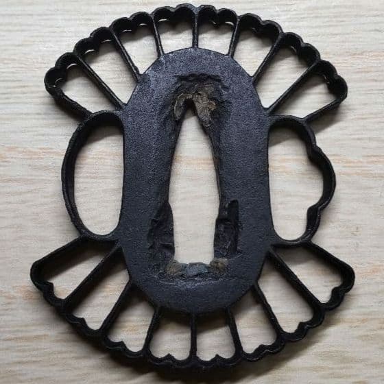 鍔　収集箱２段目の一　脇差し鍔　在銘あり