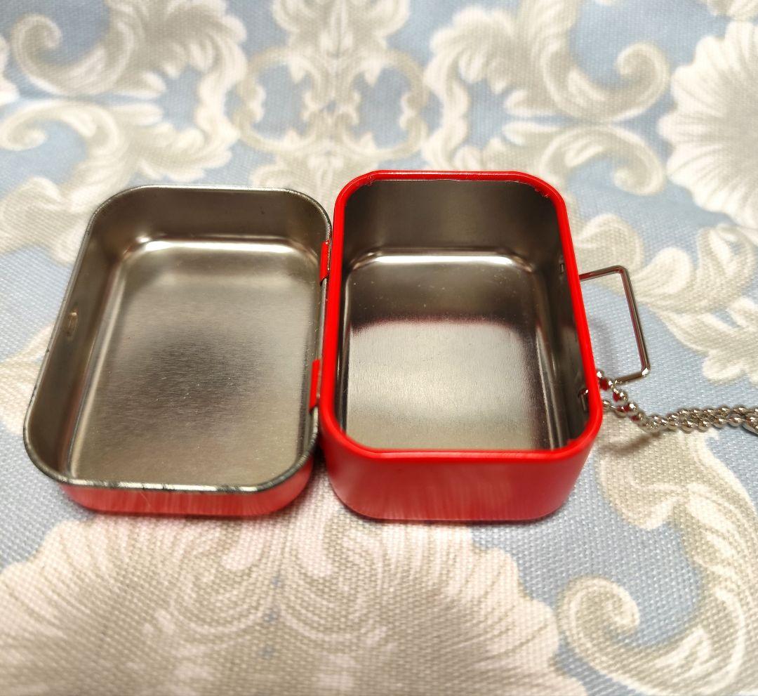 ハローキティ　 トランク型キーホルダー　コレクターズマスコット　ミニ缶