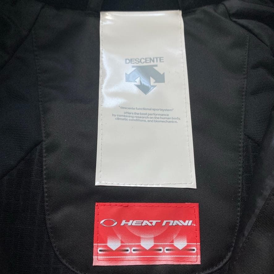 【高機能】デサント　レディース スキーウェア 上下セット L 花柄 ヒートナビ