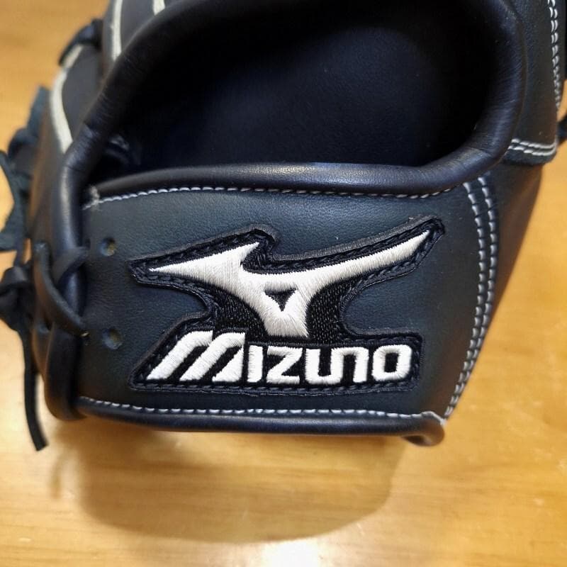 ミズノ MIZUNO イチローモデル プラチナラベル 外野用 軟式グローブ