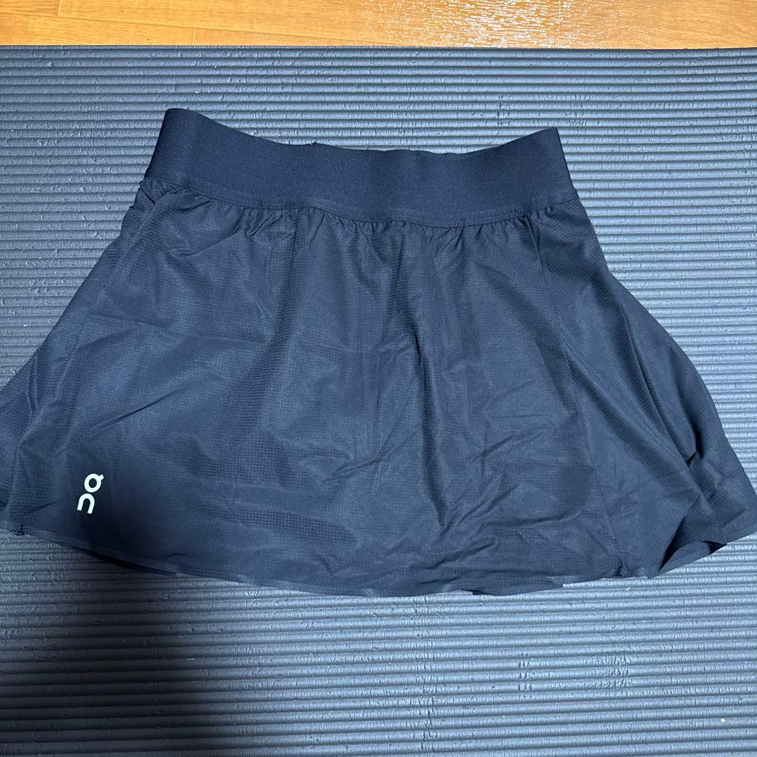 【美品】On スポーツスカート テニス、ゴルフ、ランニング