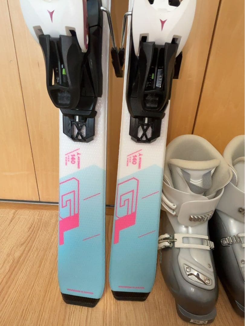 Atomic スキー板140センチ　スキー靴24センチ　ストック　3点セット