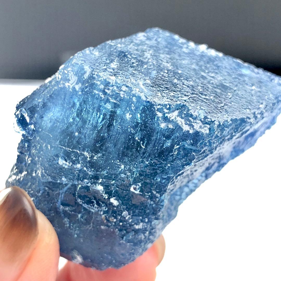 ブラジルサンタマリア鉱山産サンタマリアアクアマリン原石y2137