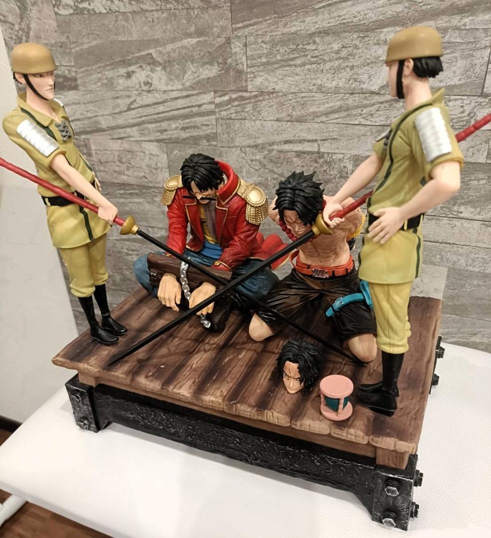 【激稀】ワンピース　ロジャー　エース　処刑台　フルセット