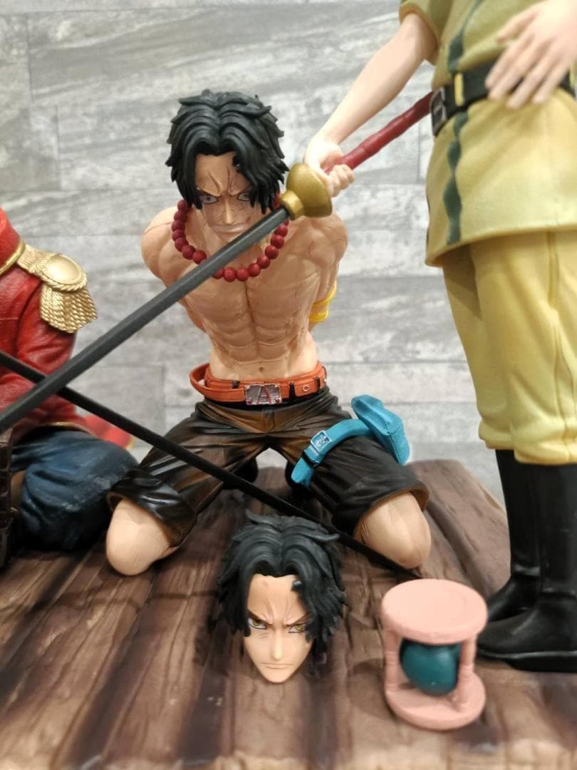 【激稀】ワンピース　ロジャー　エース　処刑台　フルセット