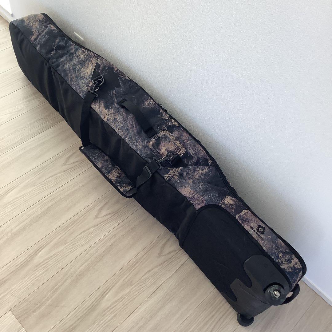 066BURTONバートンウィーリー ロッカースノーボードバッグキャスター166