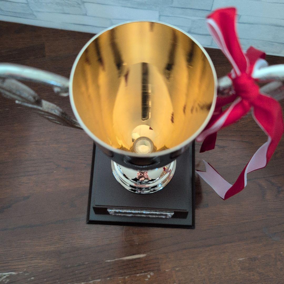 優勝シルバートロフィー 赤白リボン付き