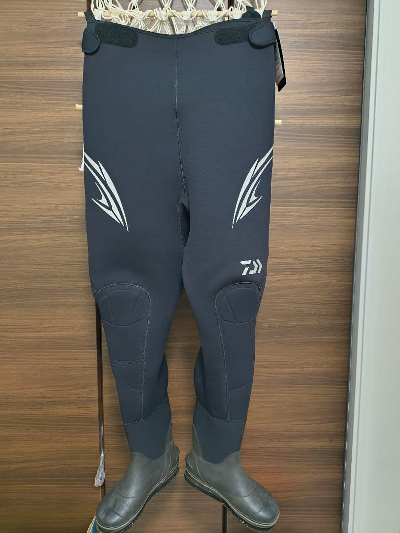 ダイワ スリムウェーダー 鮎 DSW-4201VR サイズMO-M 新品未使用
