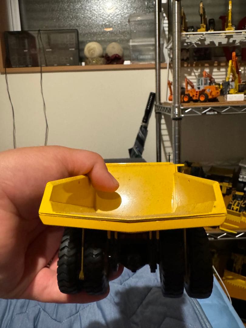 ミニカー KOMATSU HD605