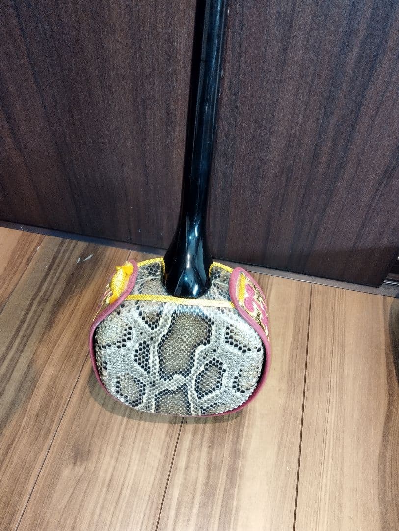 沖縄三線 本皮 蛇皮 ケース付き　 　298