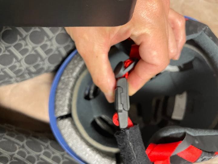 スノーヘルメット