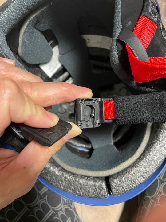 スノーヘルメット