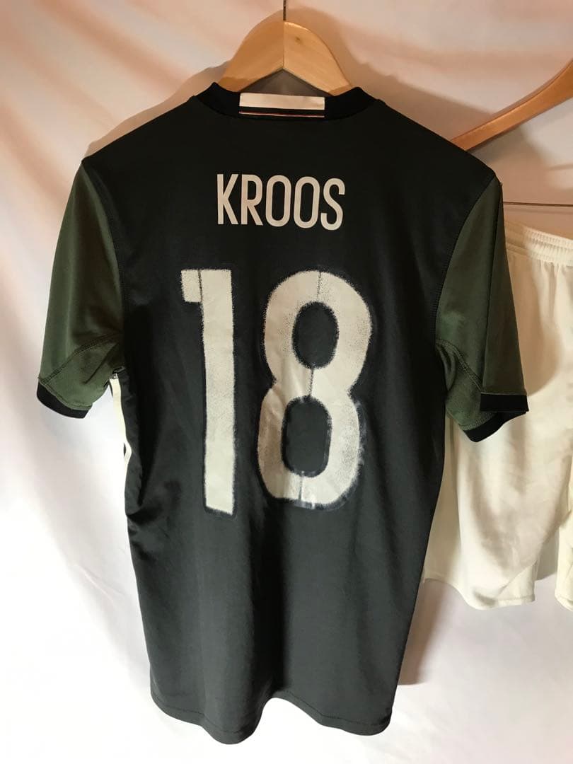 正規品adidasドイツ代表「18」クロース Mユニフォームパンツソックスセット