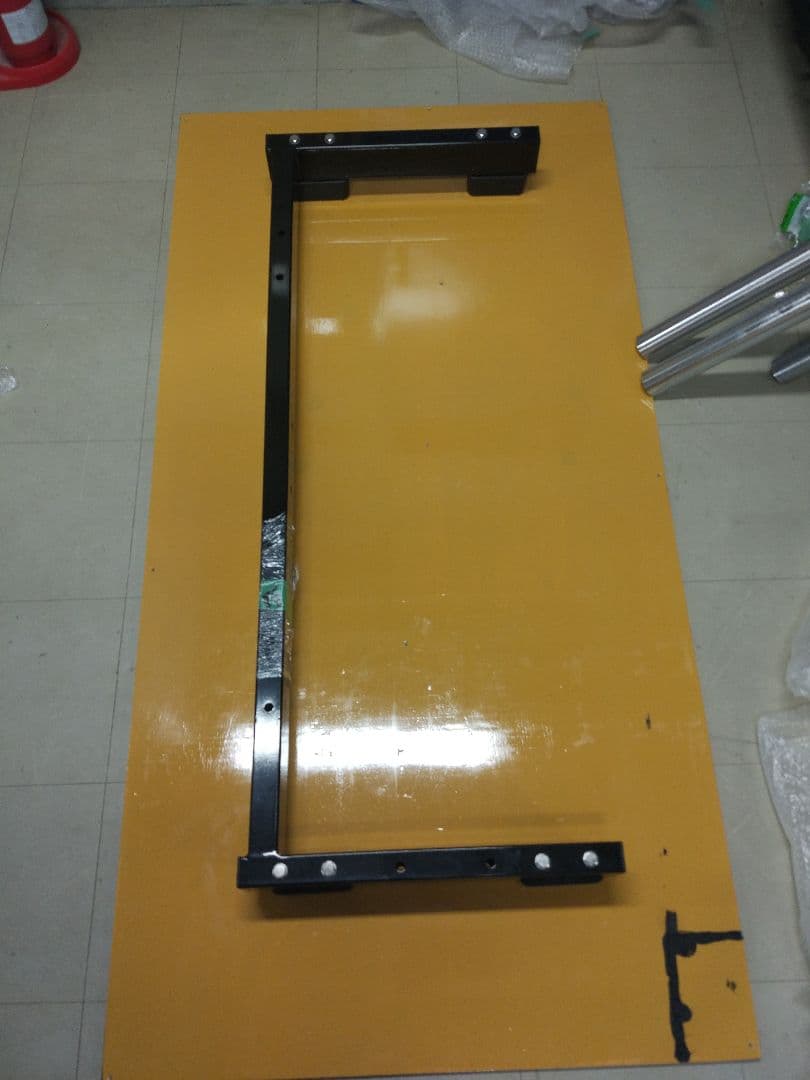 大幅値引！トレーニングマシン レッグカール 黒 プレートローディング OEM製品