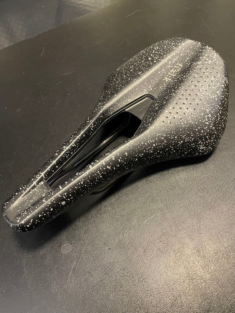 fi'zi:kフィジークサドル ARGO TEMPO150mm