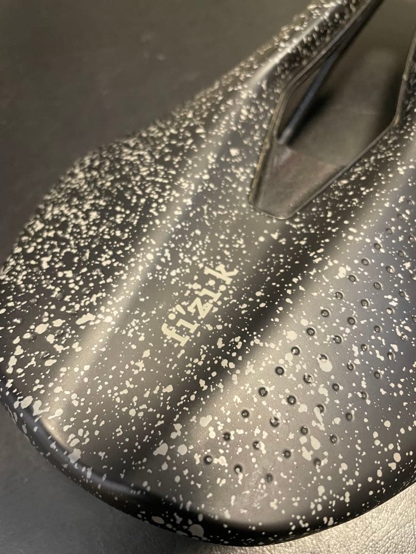 fi'zi:kフィジークサドル ARGO TEMPO150mm