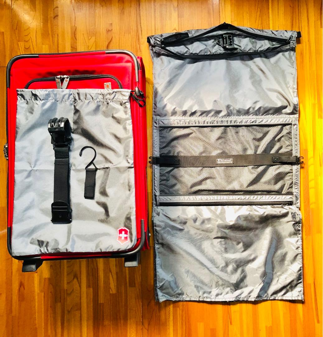 VICTORINOX　ヴィクトリノックス　キャリーカート スーツケース　赤色