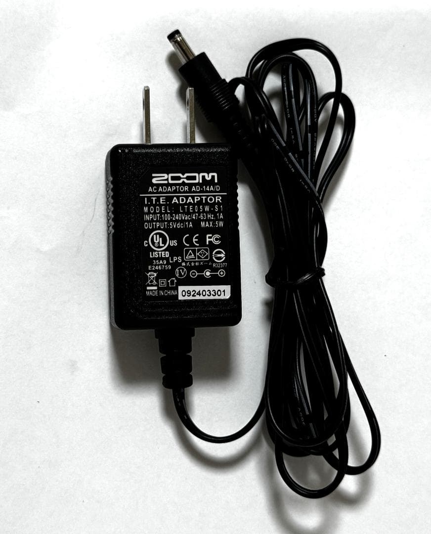 ZOOM R16 マルチトラックレコーダー