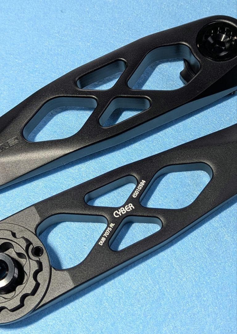 (BB付属)EVOSID cyber クランクアームセット ブラック 170mm