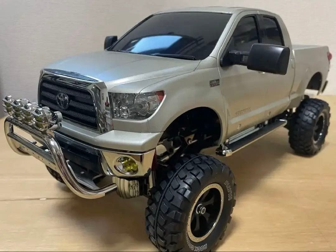 タミヤ　タンドラ　ハイリフト　組み立て塗装済み