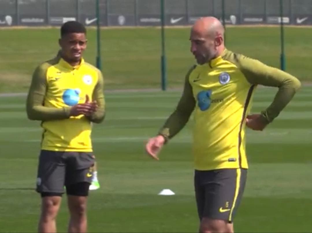 【サイン入り】 マンチェスター・シティ トレーニングウェア　レロイ・サネ