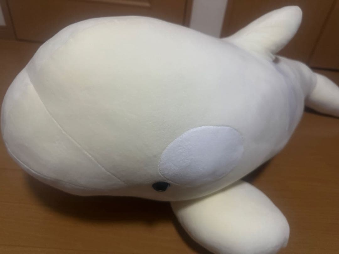 ゆ*り様 名古屋港水族館　くじ特賞 白いクジラ ぬいぐるみ 約95センチ