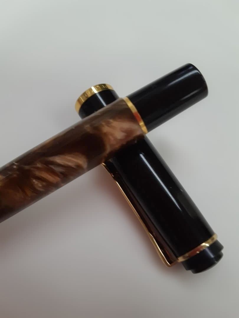 【新品未使用】ペリカン万年筆 クラシックM200マーブルブラウン