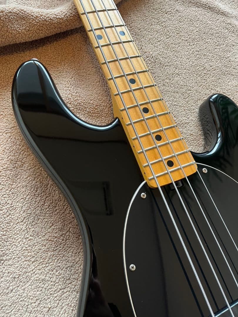 Sterling by Music Man SUBシリーズ 4弦エレキベース