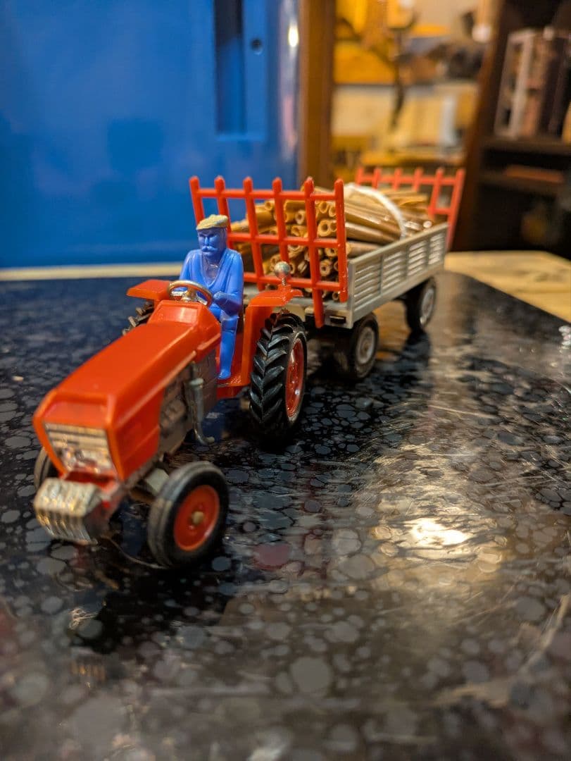トラクターとトレーラーのミニカー フランス製 レア