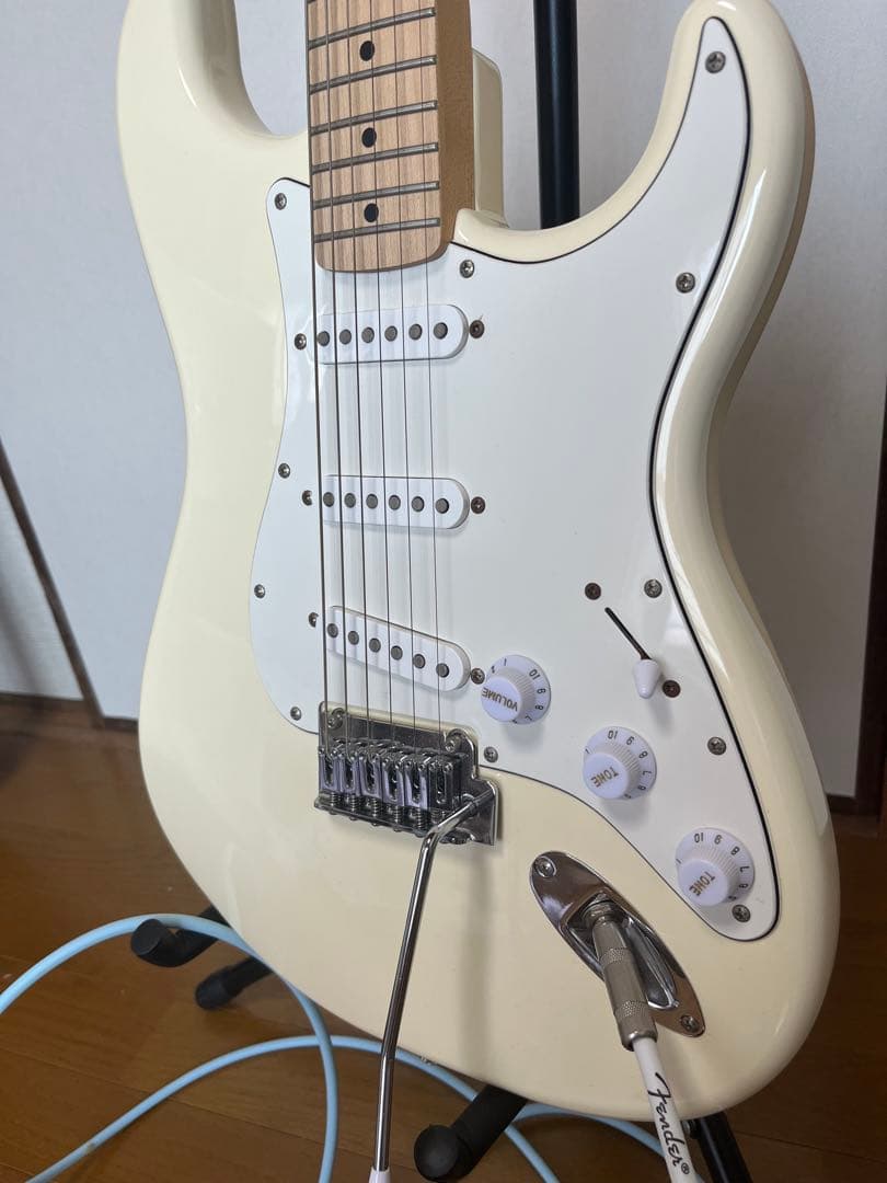 squier STRATOCASTER エレキギター＋スタンド＋ケーブルセット