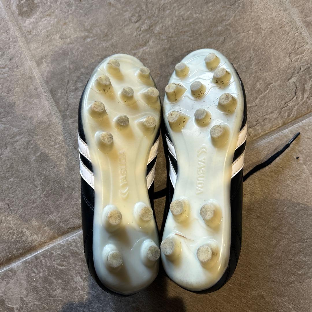 YASUDA サッカー スパイク 黒/白