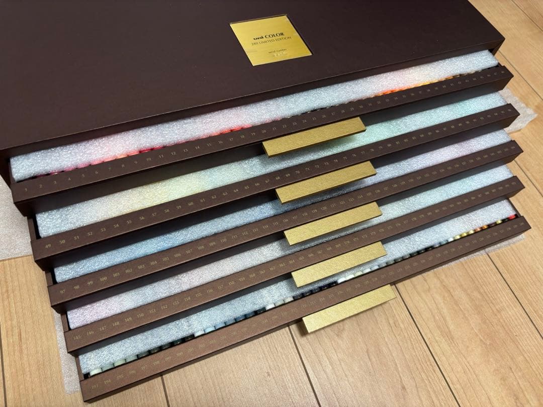 三菱鉛筆 ユニカラー240色セット リミテッドエディション限定生産品 uni