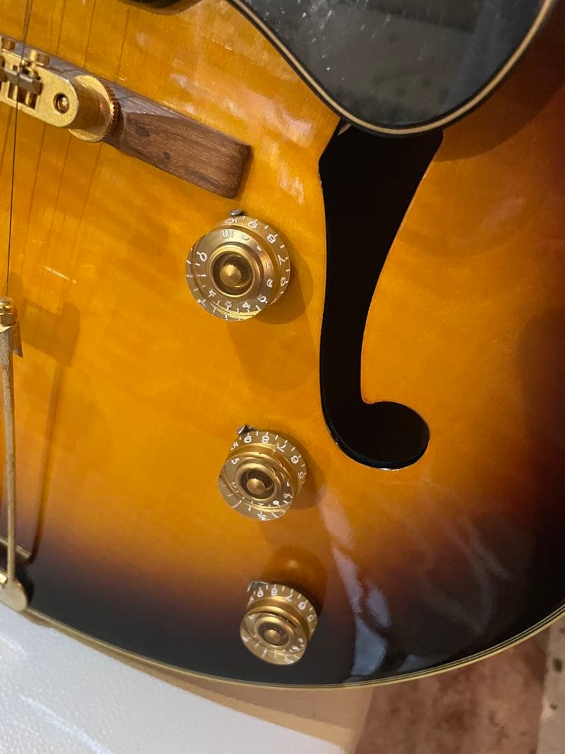 ギター Epiphone Zephyr Blues Deluxe VS