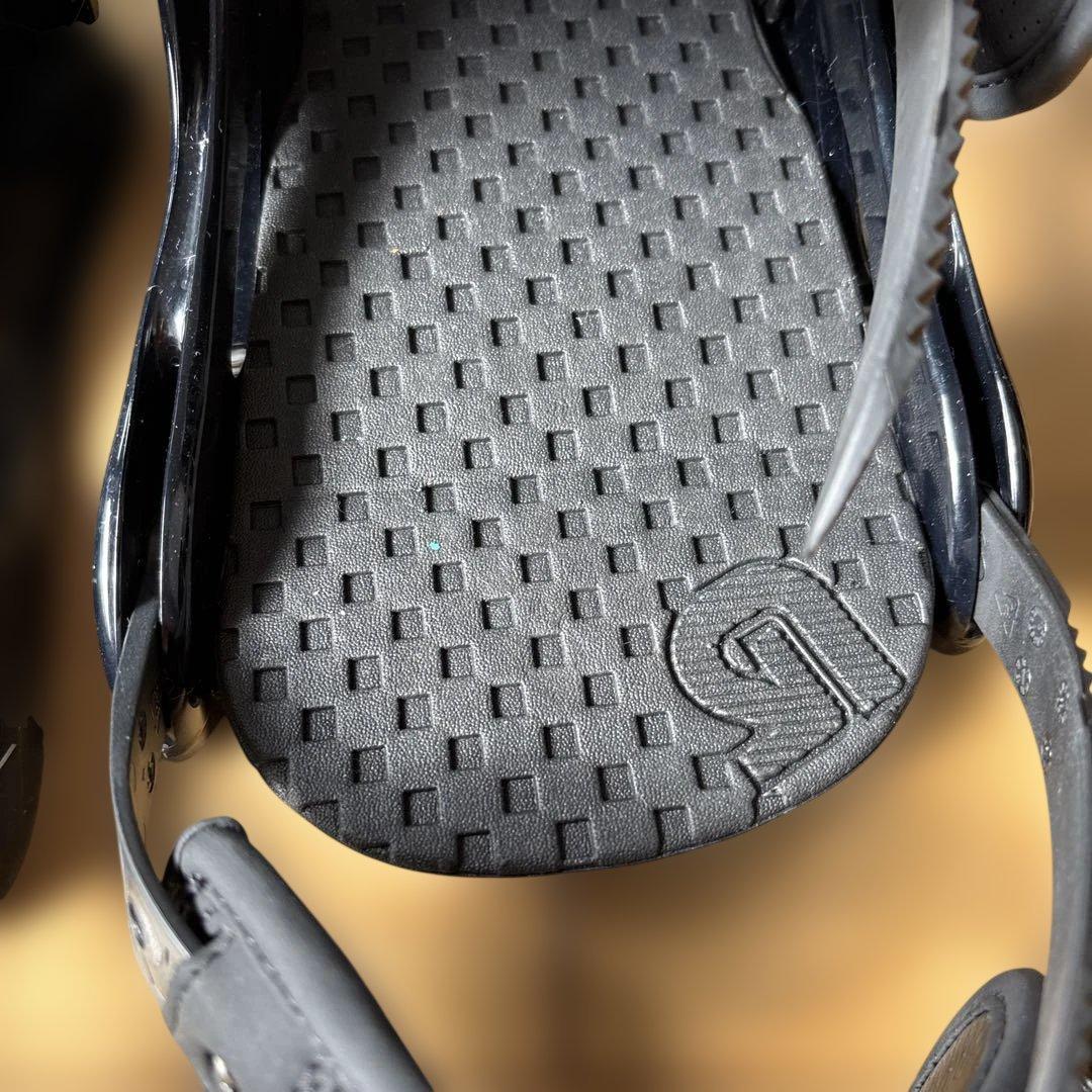 バートン　スノーボード ビンディング ブラック Mサイズ