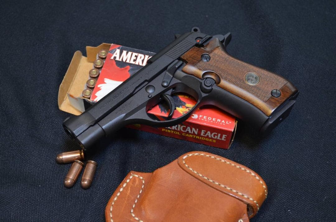 美品　マルシン　ベレッタM84　BERETTA　モデルガン　純正木グリ付　日本製