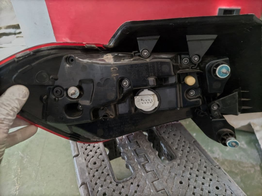 ベンツGLAクラス右テール中古