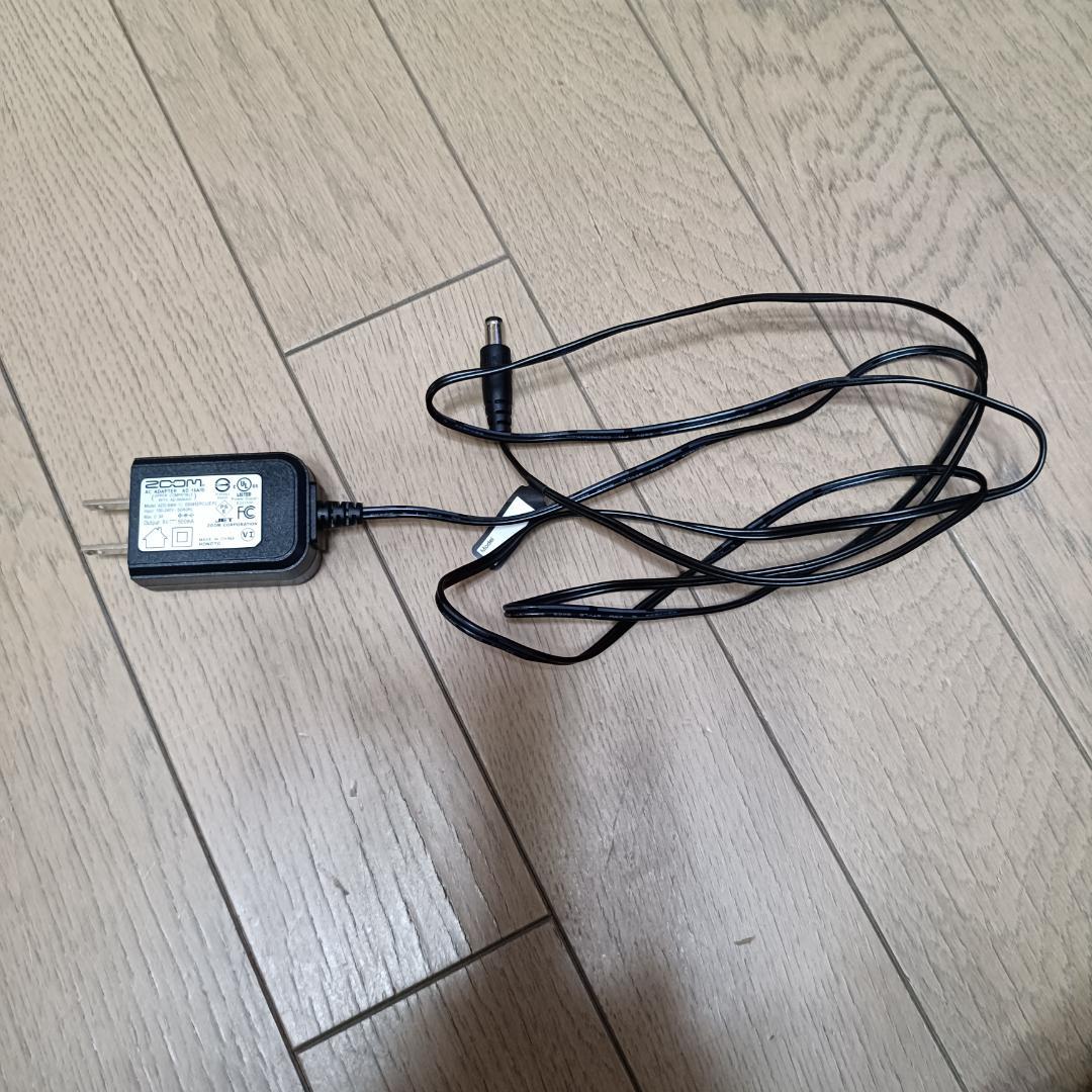 Zoom G6 マルチエフェクター ACアダプタ付 純正箱あり 保護フィルム貼付