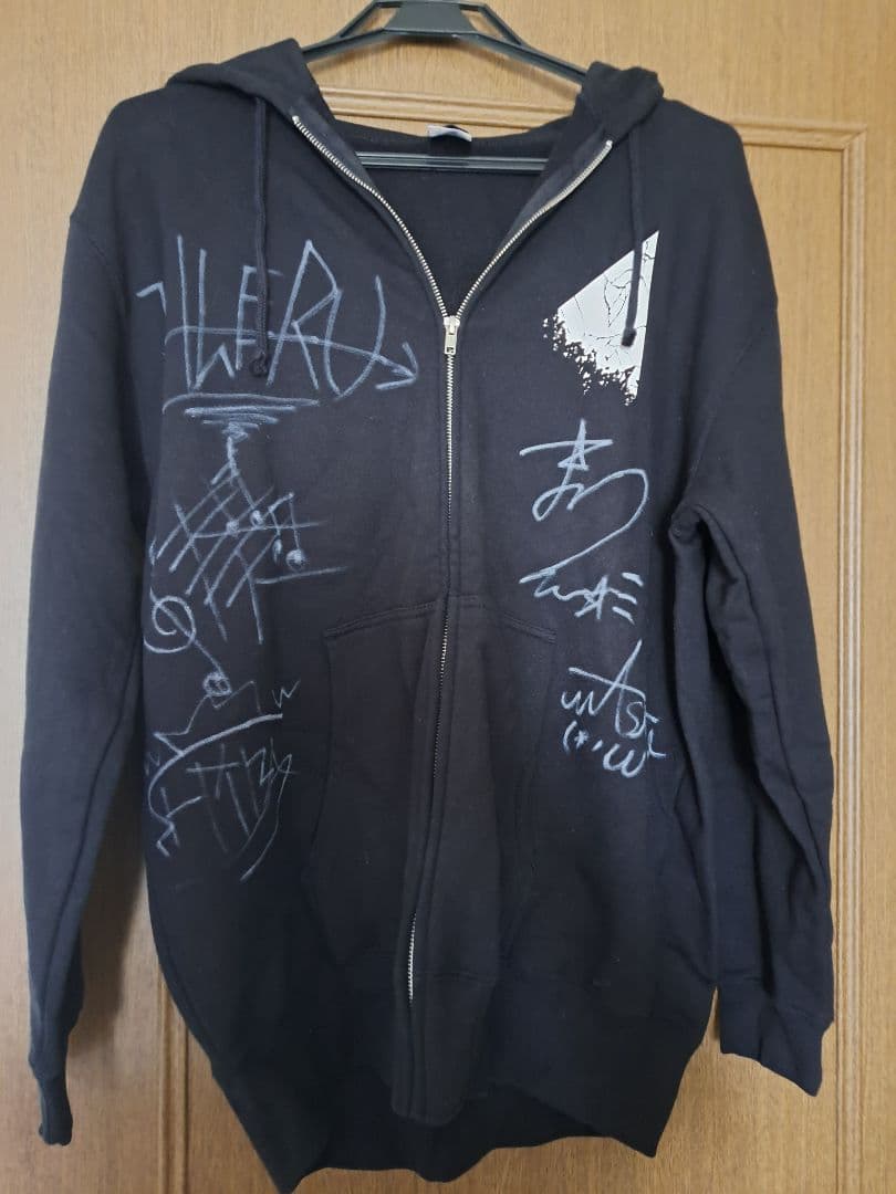 アナタシア 5人体制の頃のサインパーカー