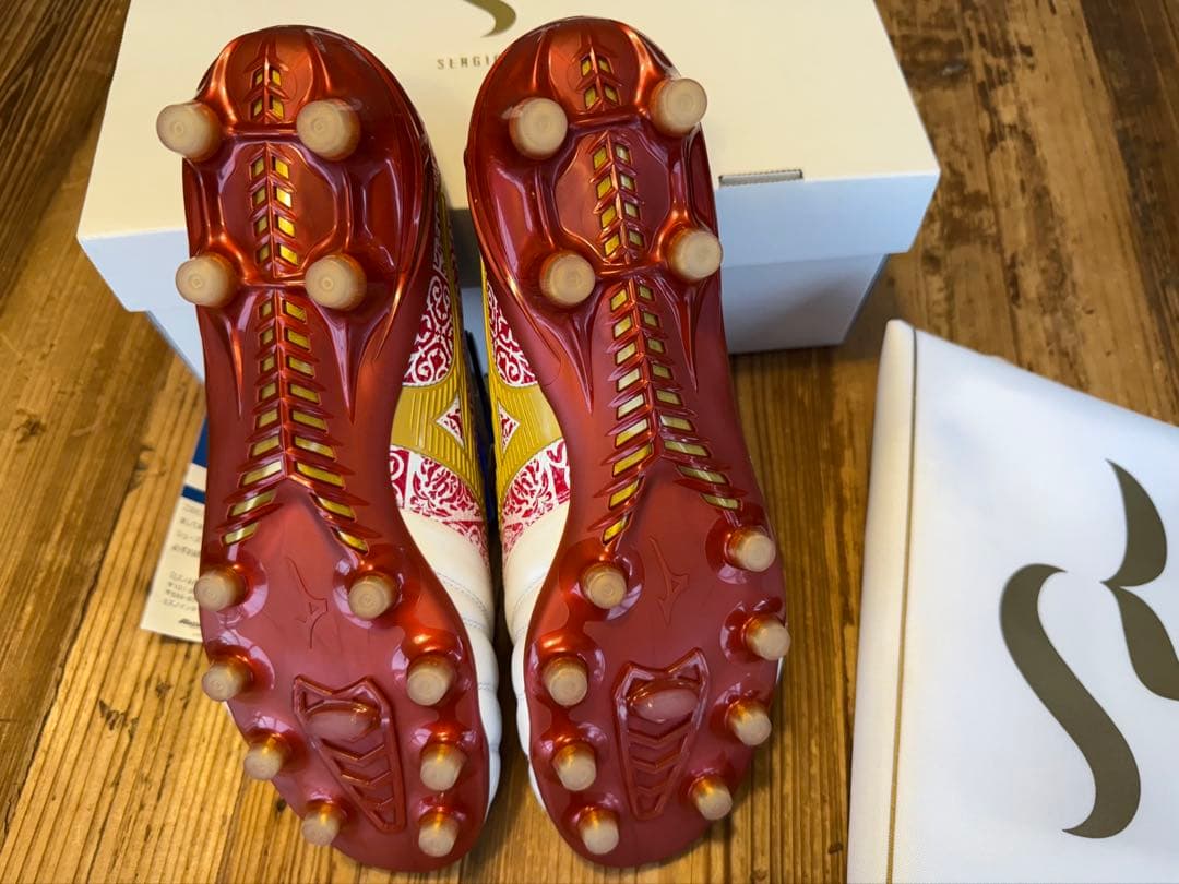 モレリア NEO 4 β SR4 JAPAN ホワイト×チャンピオンゴールド