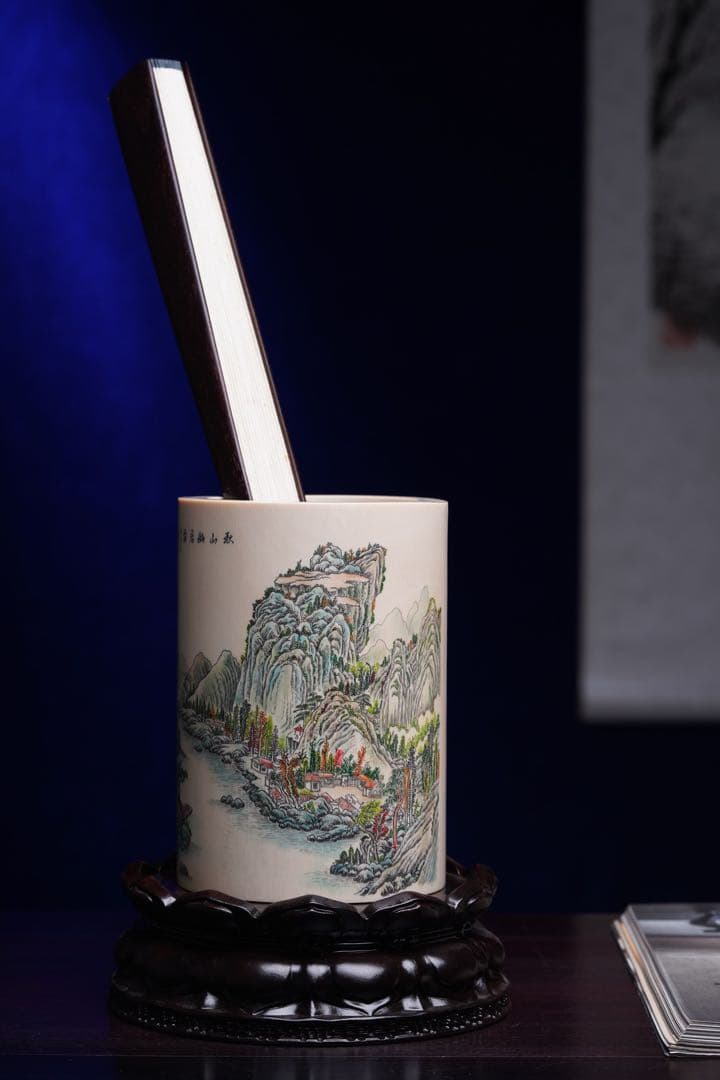 天然マンモス牙美しい手作り彫刻　山水筆筒　置物
